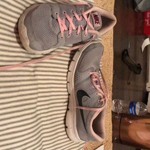 Barely used Nike Running shoes Sz 10